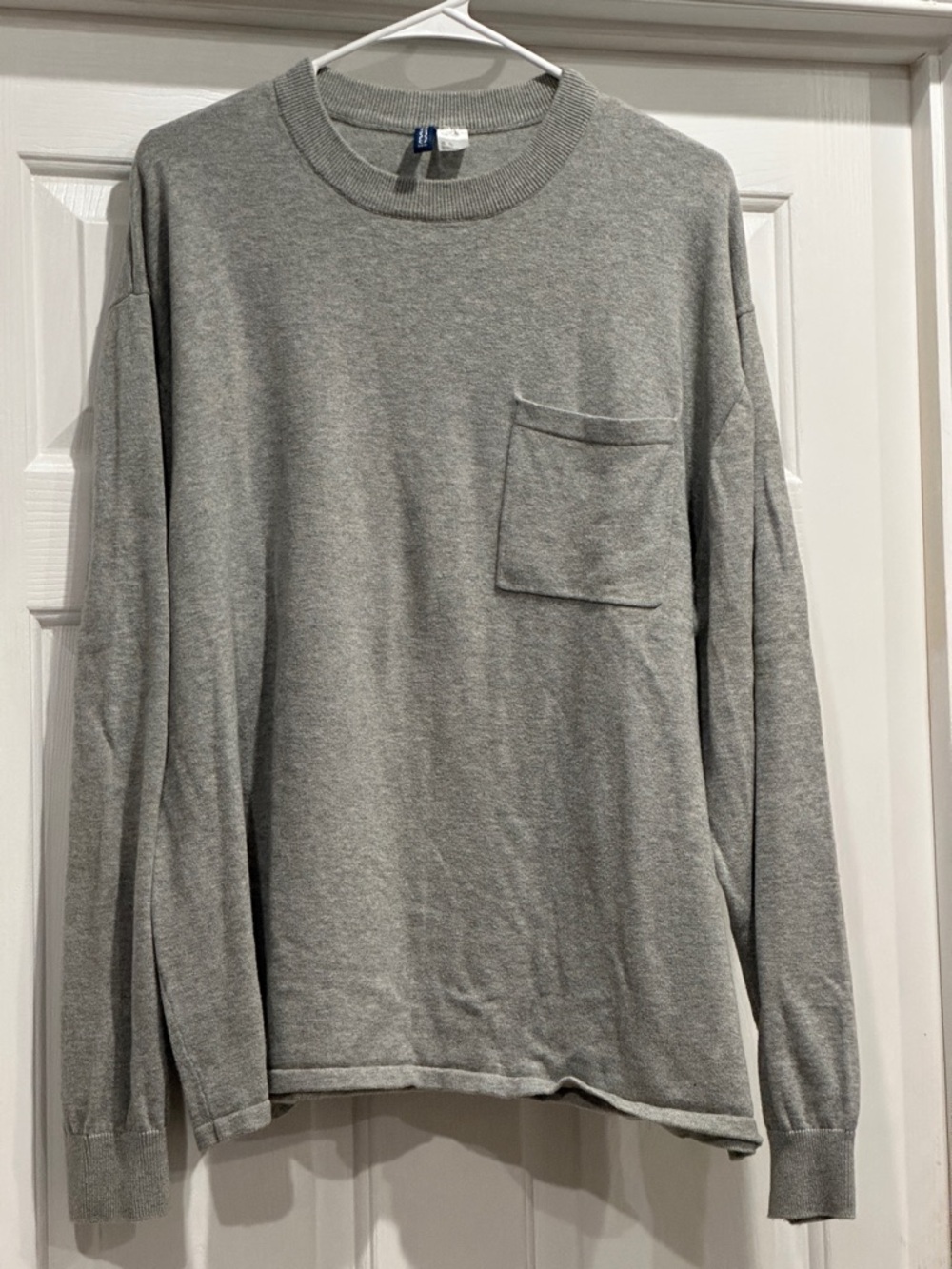 H&M Men's Grey Long-Sleeve Crewneck Pocket Shirt